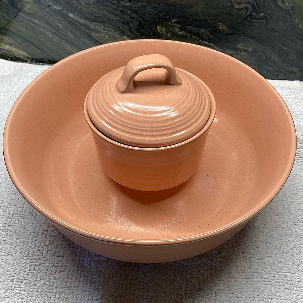 Chip Dip Set Apricot Ceramic Lidded - Picture 3 of 15